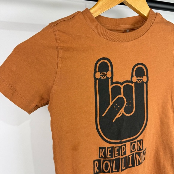 Cotton On Kids Keep on Rolling Graphic Tshirt Size 5 - Picture 1 of 6